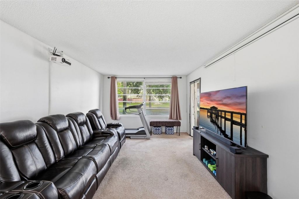 7500 NW 17th Street, Unit 110, Plantation, FL 33313 Photo