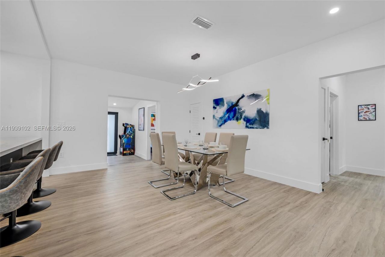 121 NW 53rd St, Miami, FL 33127 Photo