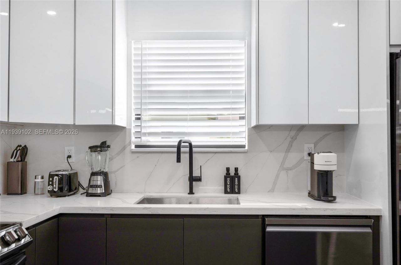 121 NW 53rd St, Miami, FL 33127 Photo