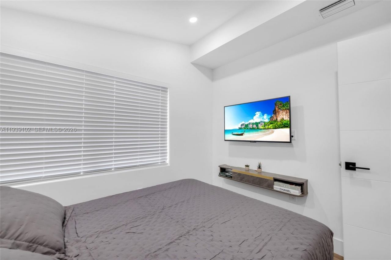 121 NW 53rd St, Miami, FL 33127 Photo