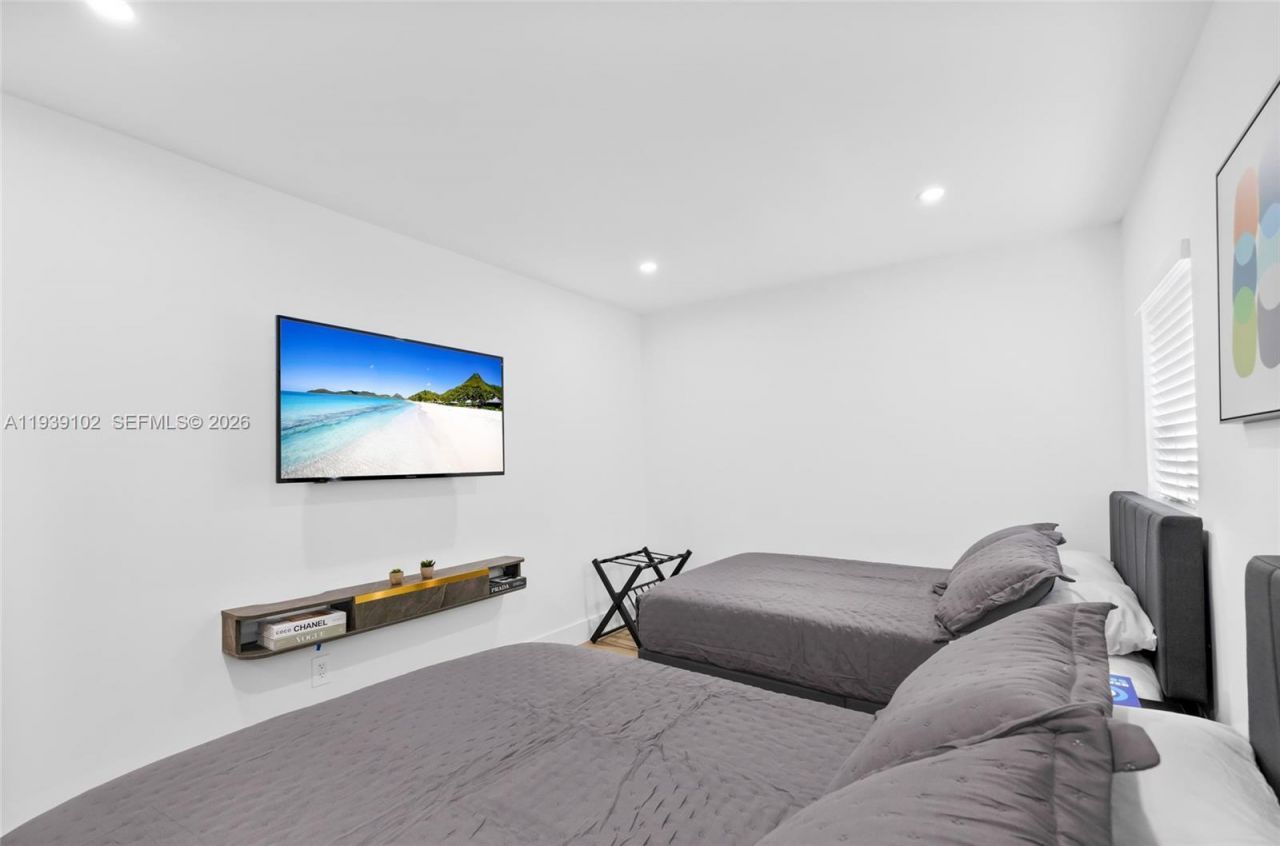 121 NW 53rd St, Miami, FL 33127 Photo