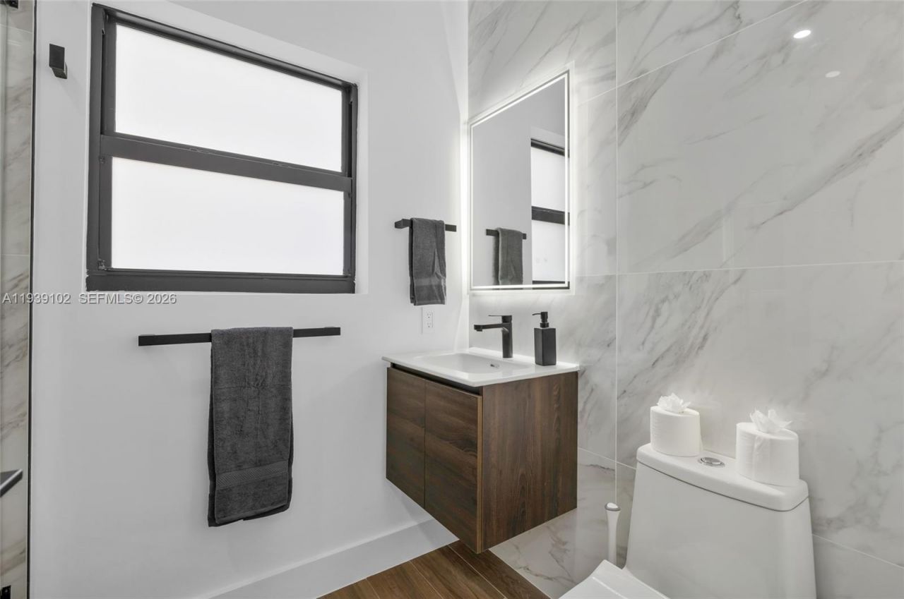 121 NW 53rd St, Miami, FL 33127 Photo