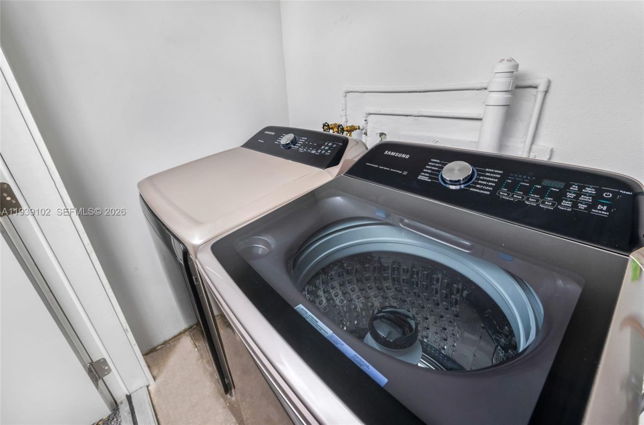 121 NW 53rd St, Miami, FL 33127 Photo