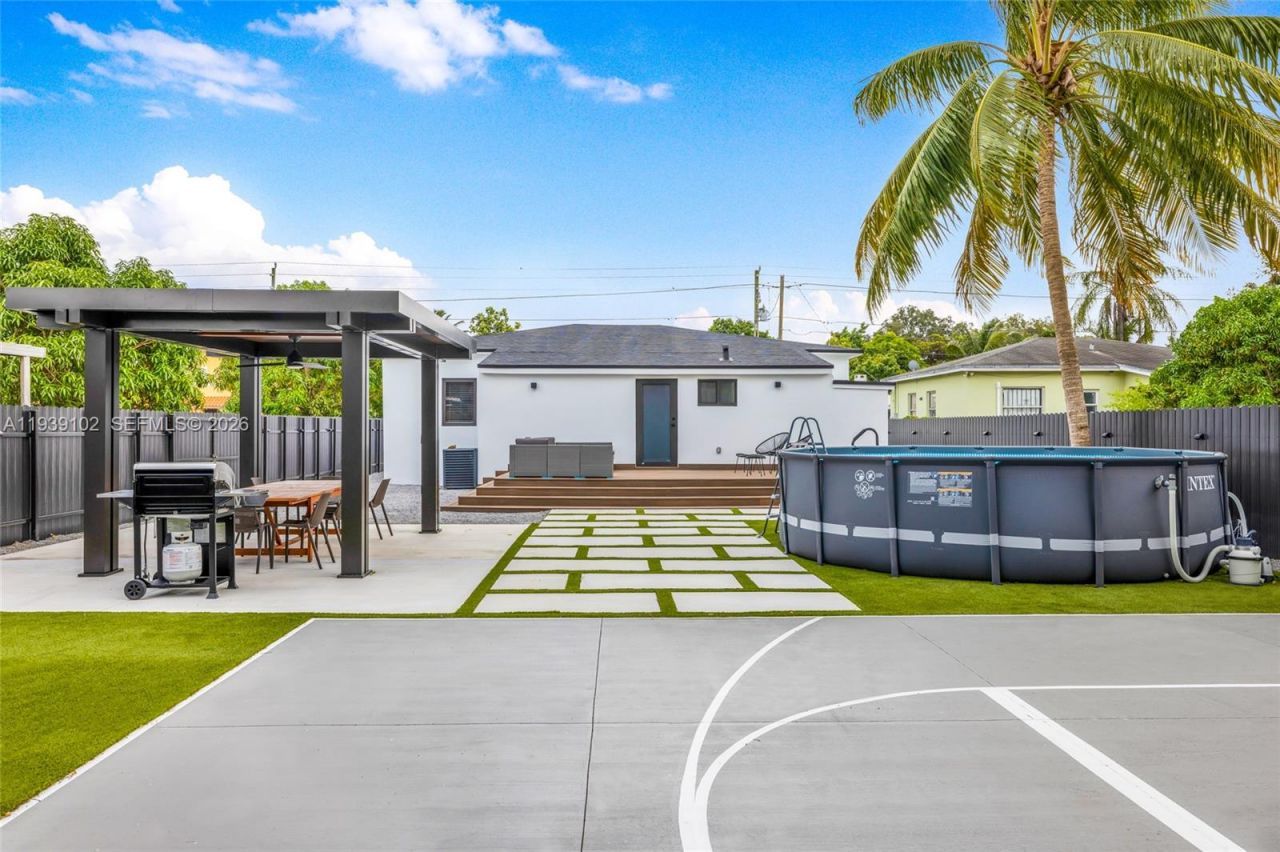 121 NW 53rd St, Miami, FL 33127 Photo