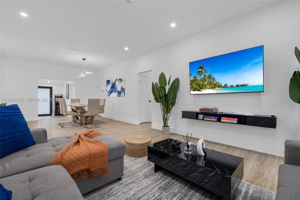 121 NW 53rd St, Miami, FL 33127 Photo