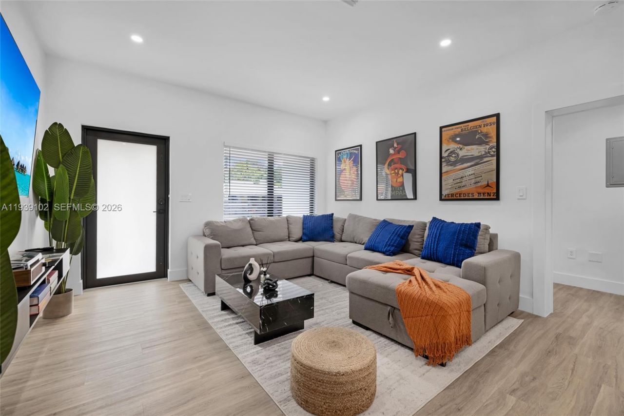 121 NW 53rd St, Miami, FL 33127 Photo