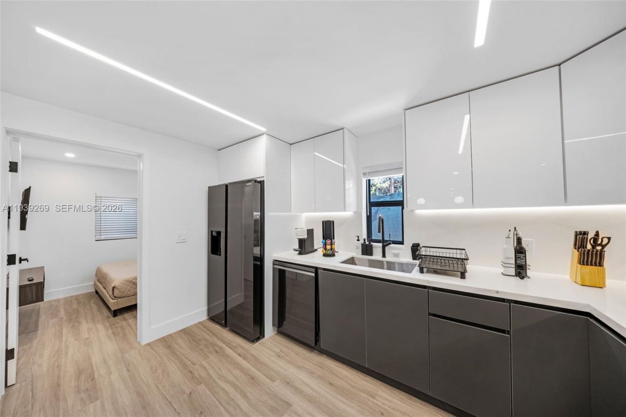 111 NW 53rd St, Miami, FL 33127 Photo