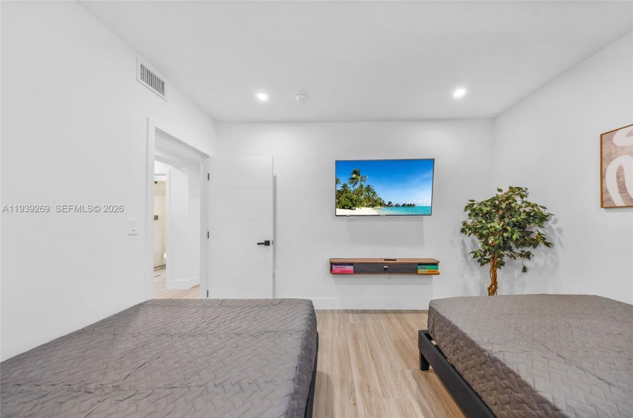 111 NW 53rd St, Miami, FL 33127 Photo