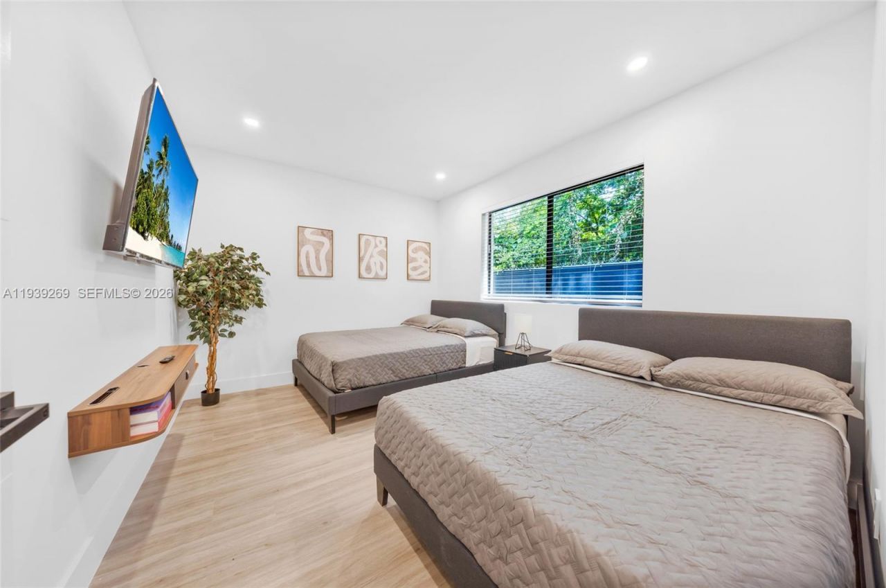 111 NW 53rd St, Miami, FL 33127 Photo