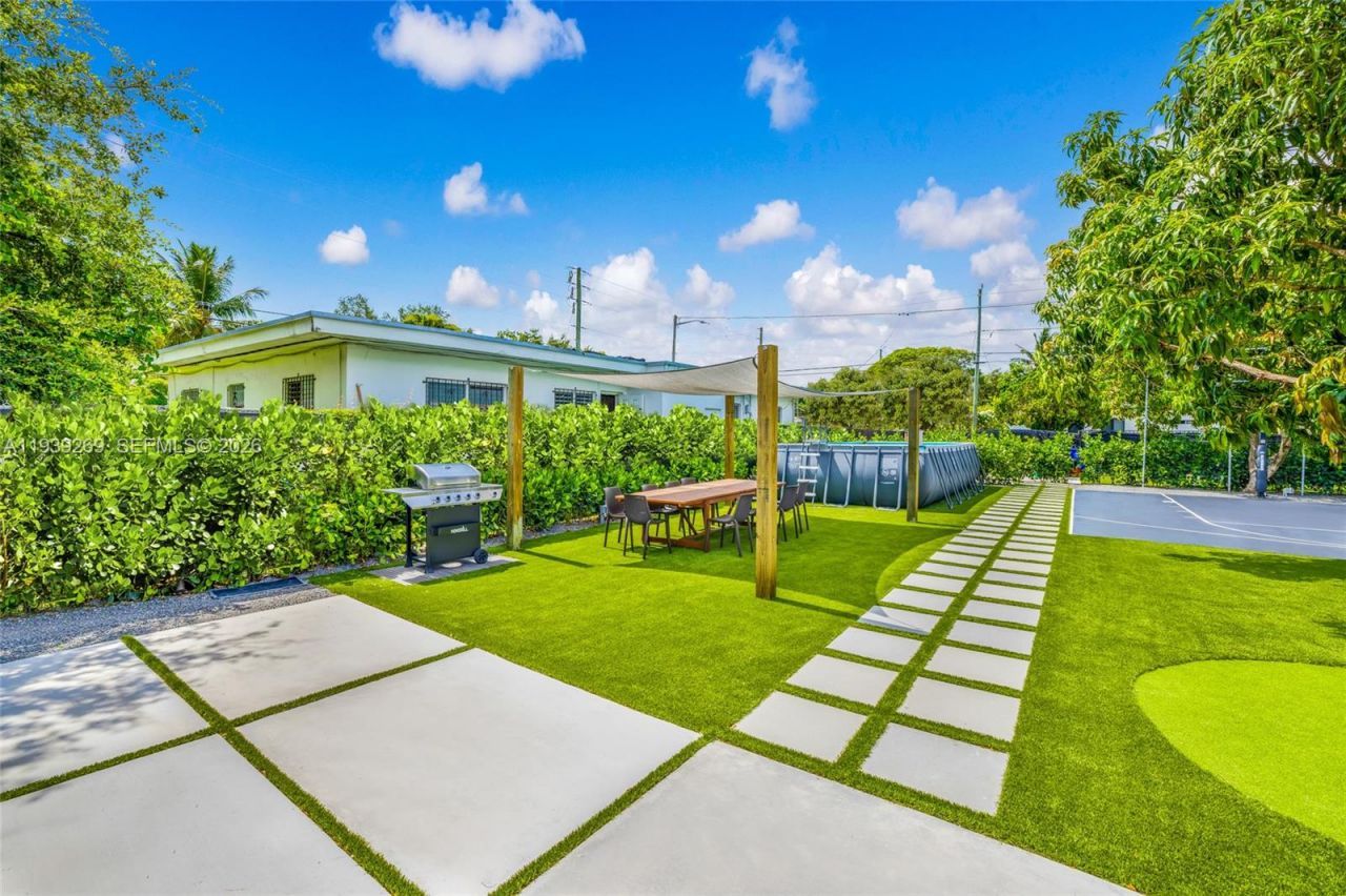 111 NW 53rd St, Miami, FL 33127 Photo