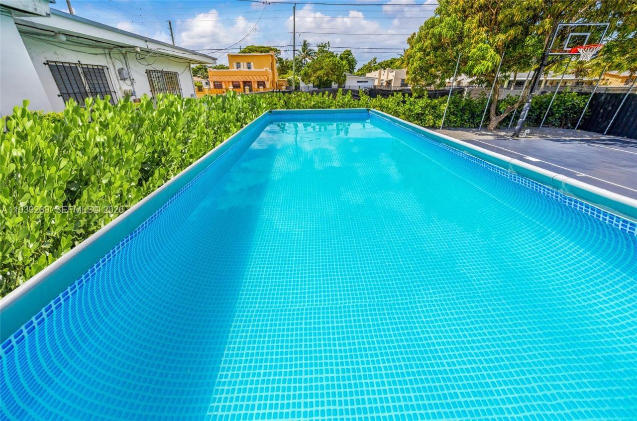 111 NW 53rd St, Miami, FL 33127 Photo