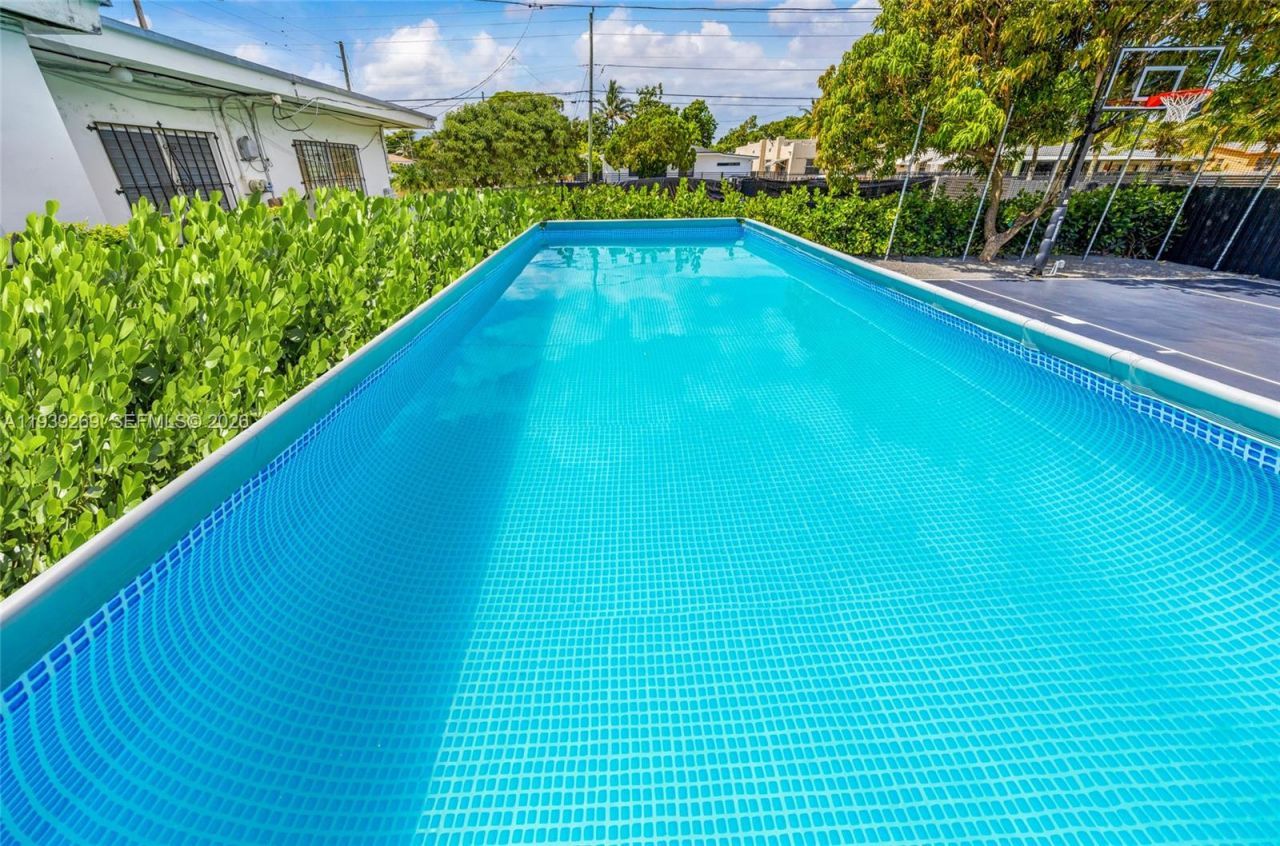 111 NW 53rd St, Miami, FL 33127 Photo