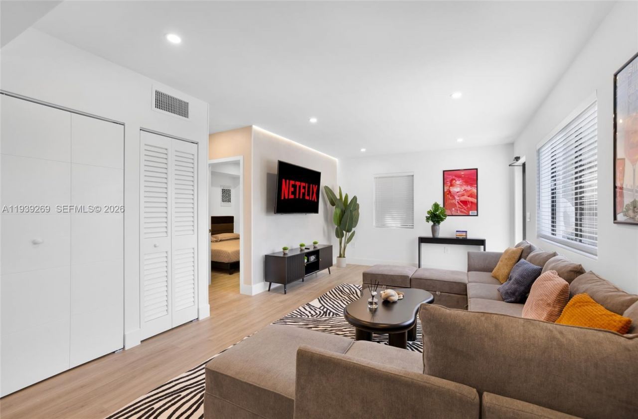 111 NW 53rd St, Miami, FL 33127 Photo