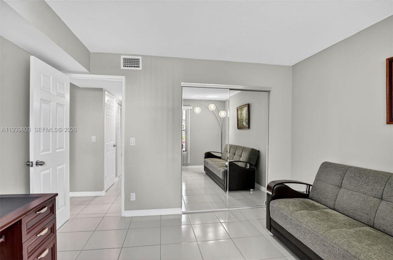 5901 Camino Del Sol , Unit 207, Boca Raton, FL 33433 Photo