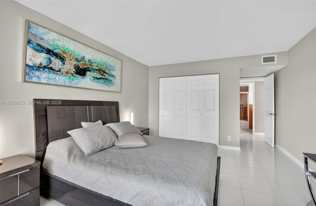 5901 Camino Del Sol , Unit 207, Boca Raton, FL 33433 Photo