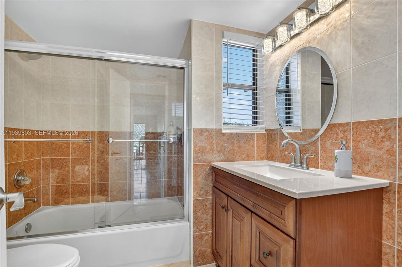 5901 Camino Del Sol , Unit 207, Boca Raton, FL 33433 Photo