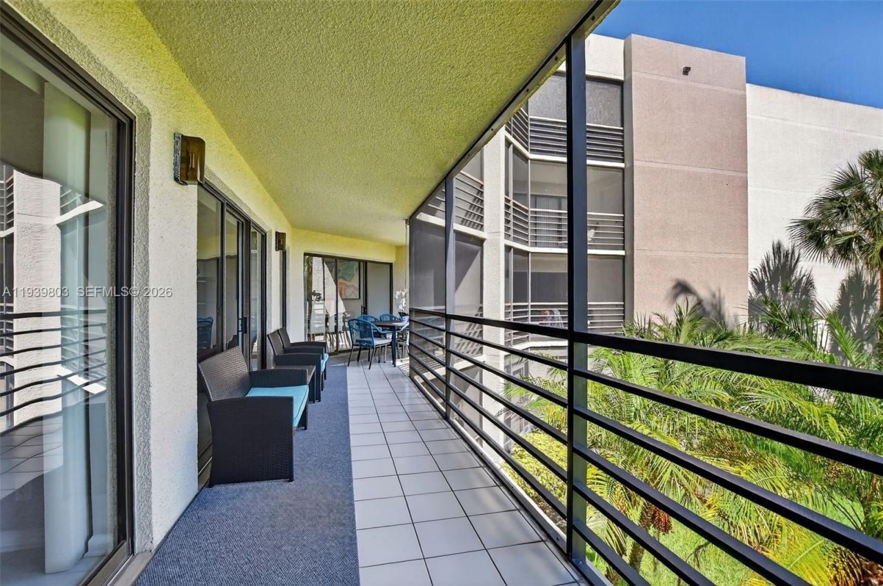 5901 Camino Del Sol , Unit 207, Boca Raton, FL 33433 Photo