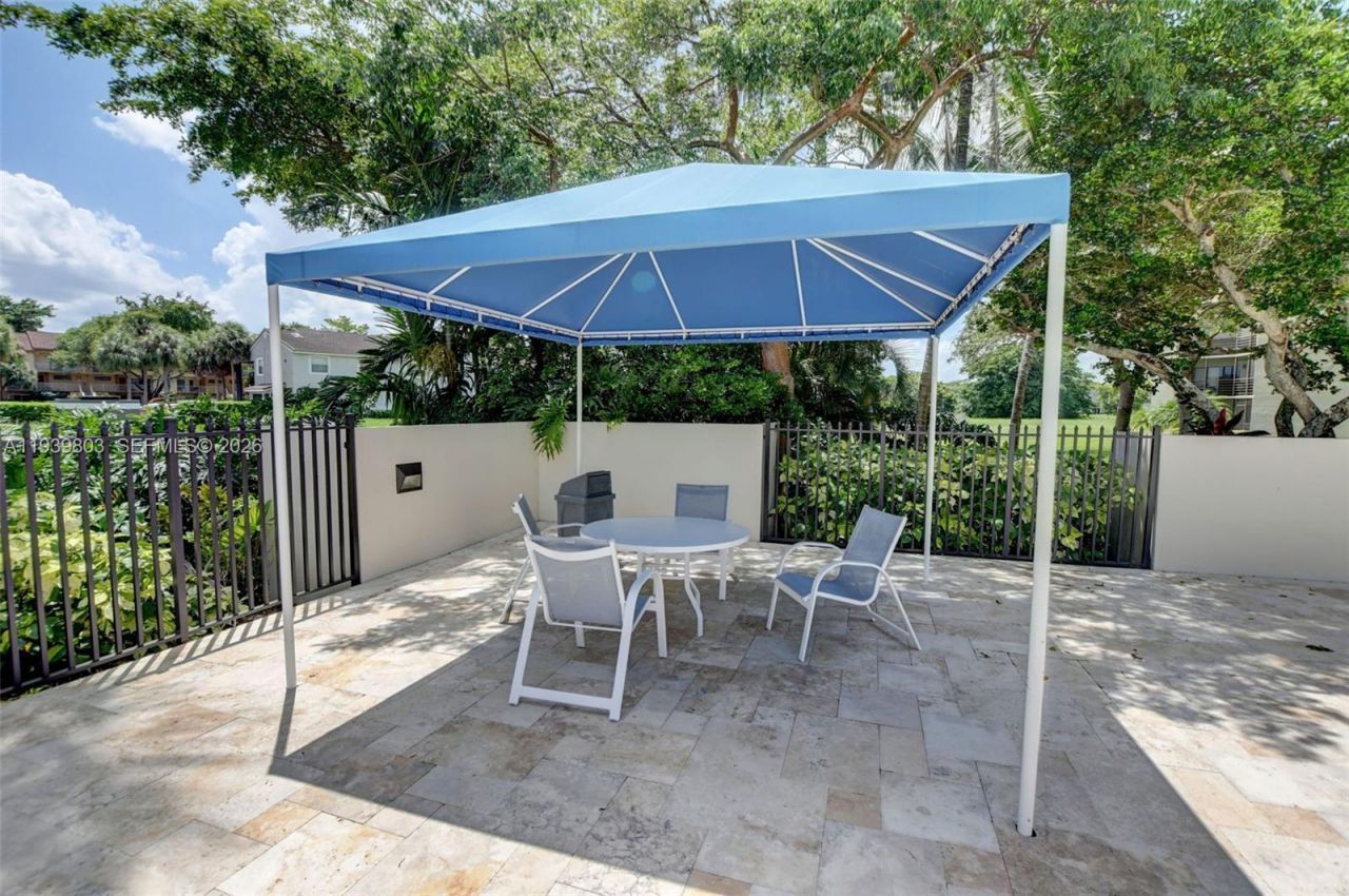 5901 Camino Del Sol , Unit 207, Boca Raton, FL 33433 Photo