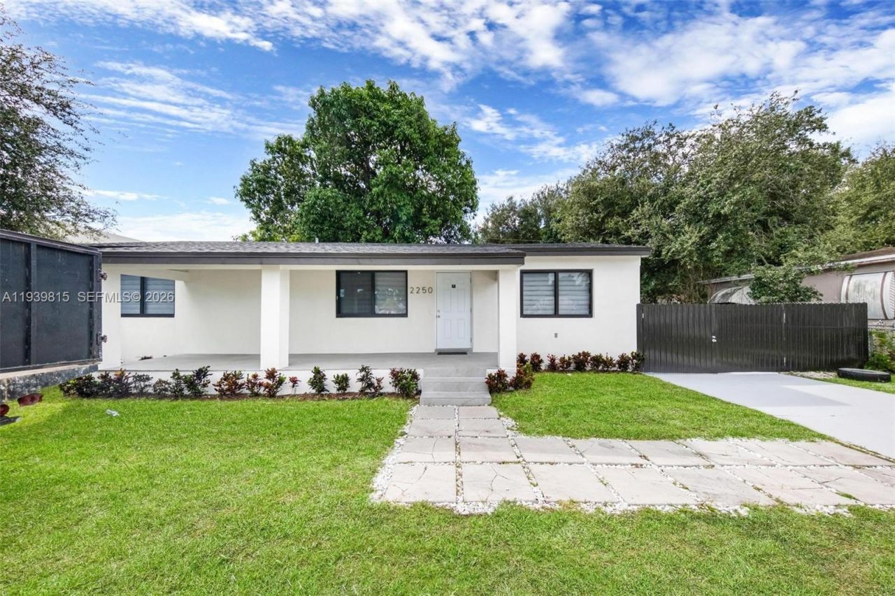 2250 NW 95th St, Miami, FL 33147 Photo