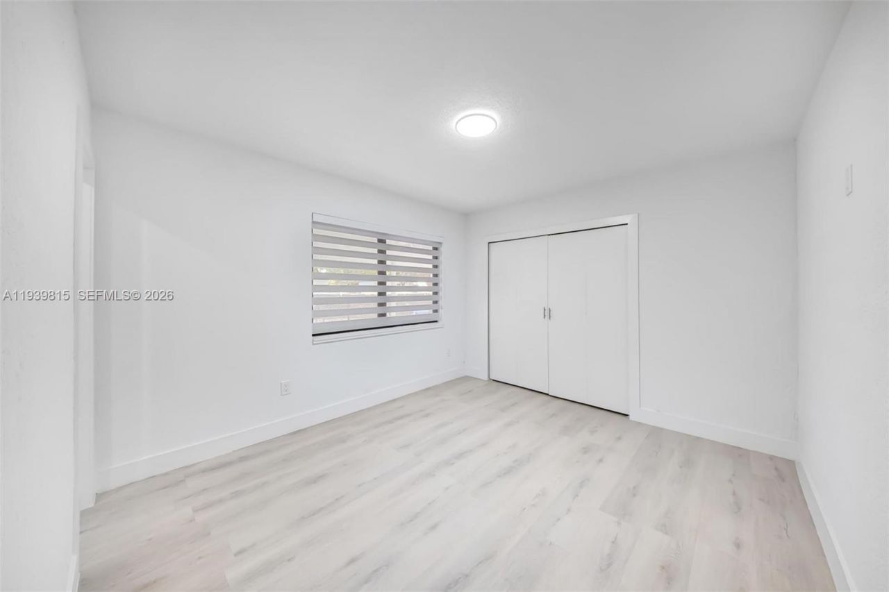 2250 NW 95th St, Miami, FL 33147 Photo