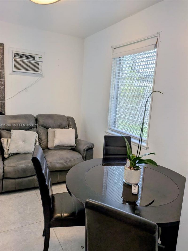 2116 Monroe Ter, Hollywood, FL 33020 Photo