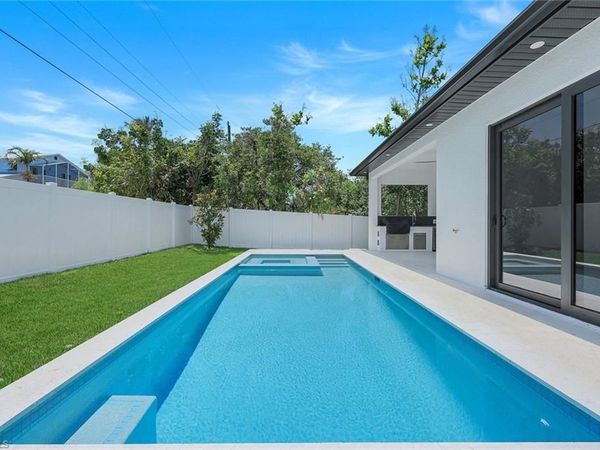 1312 Trail Terrace DR, NAPLES, FL 34103