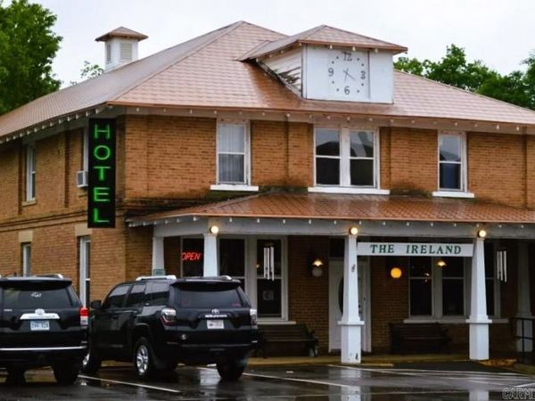 69 Courthouse Square Street, Murfreesboro, AR 71958