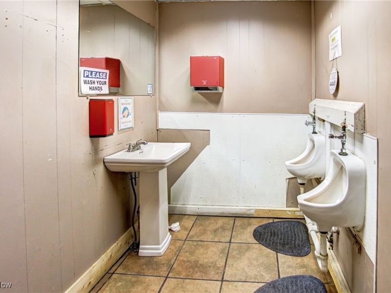 5253 Dolloff Road, Cleveland, OH 44127 Photo 38