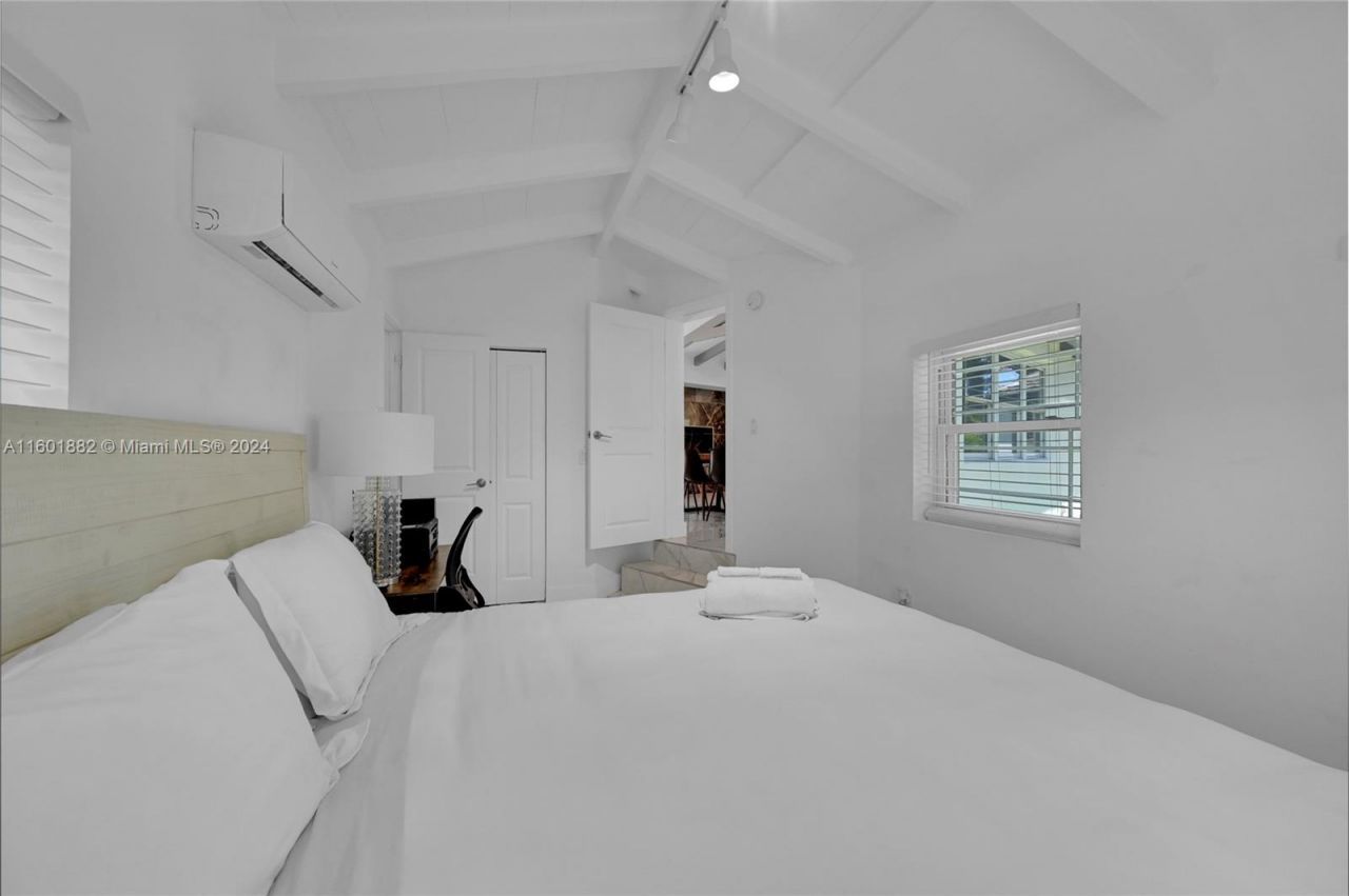 15 NE 95th St, Miami Shores, FL 33138 Photo