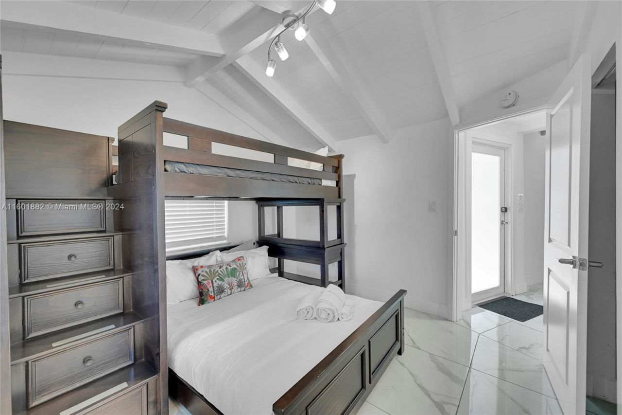 15 NE 95th St, Miami Shores, FL 33138 Photo