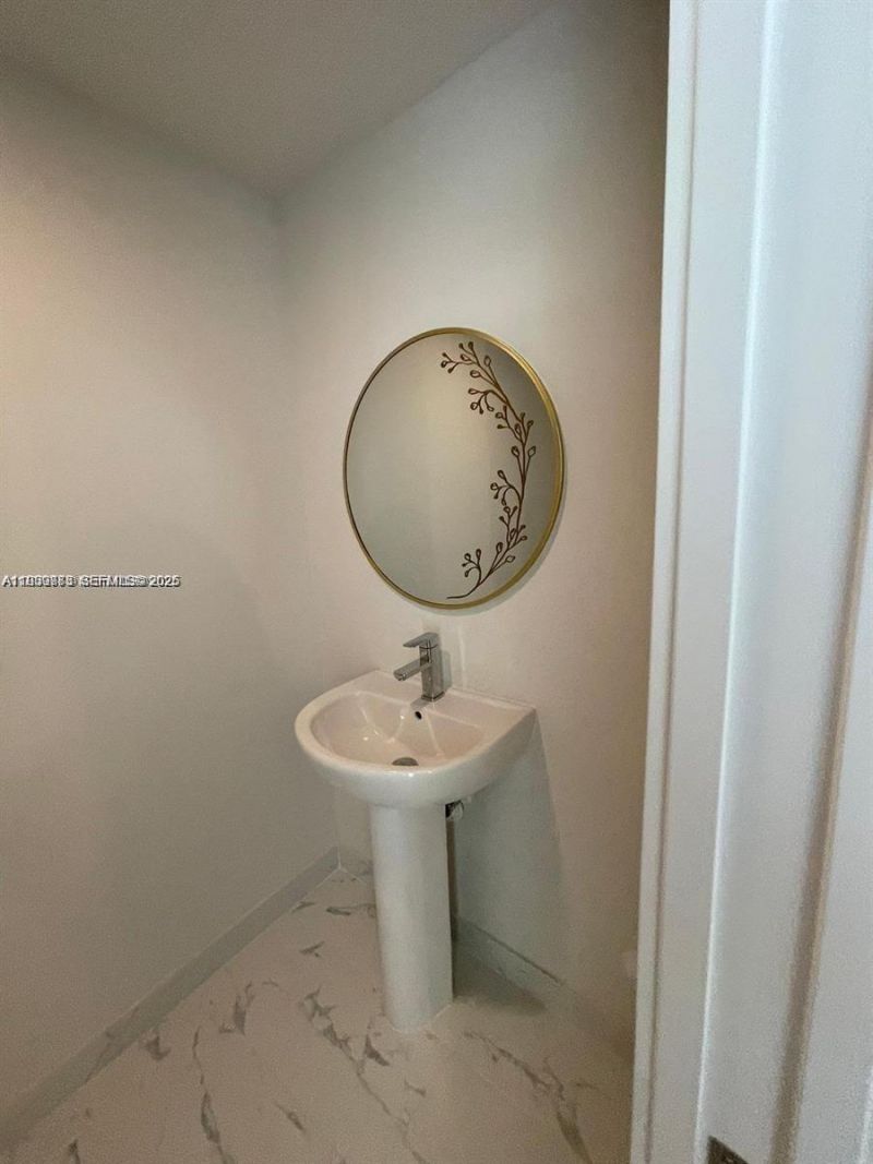 2505 NE 193rd St, Unit 4204, Aventura, FL 33180 Photo