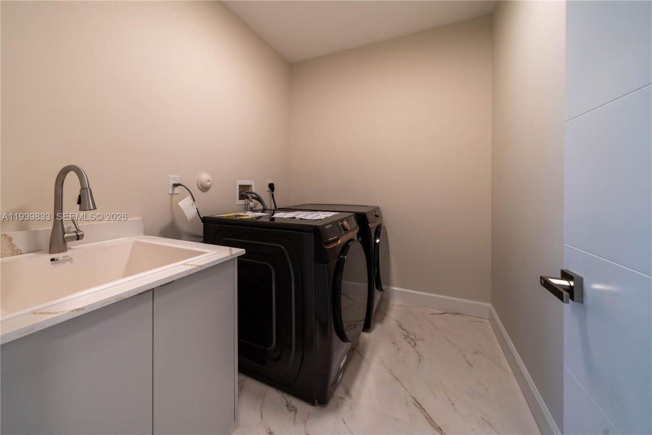 8041 Bermuda Point Ln, Davie, FL 33328 Photo