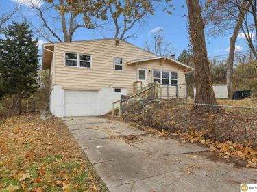 6905 laurel Avenue, Omaha, NE 68104