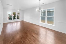 205 Trillium Avenue photo 4