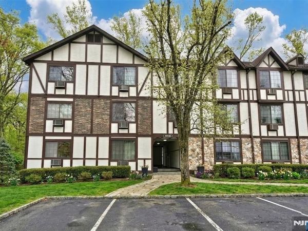 907 Thoreau Court, MAHWAH, NJ 07430