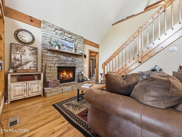 727 Sunrise Blvd, Sevierville, TN 37862
