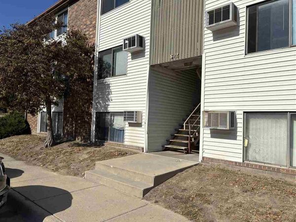 802 Benton Dr, Unit 21, Iowa City, IA 52246