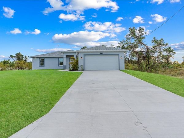 3117 W 64th W, Lehigh Acres, FL 33971
