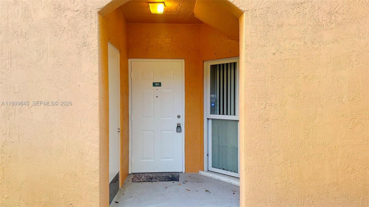 6928 SW 39th St, Unit A101, Davie, FL 33314 Photo