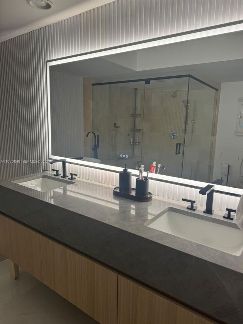 1830 S Ocean Dr, Unit 4910, Hallandale Beach, FL 33009 Photo