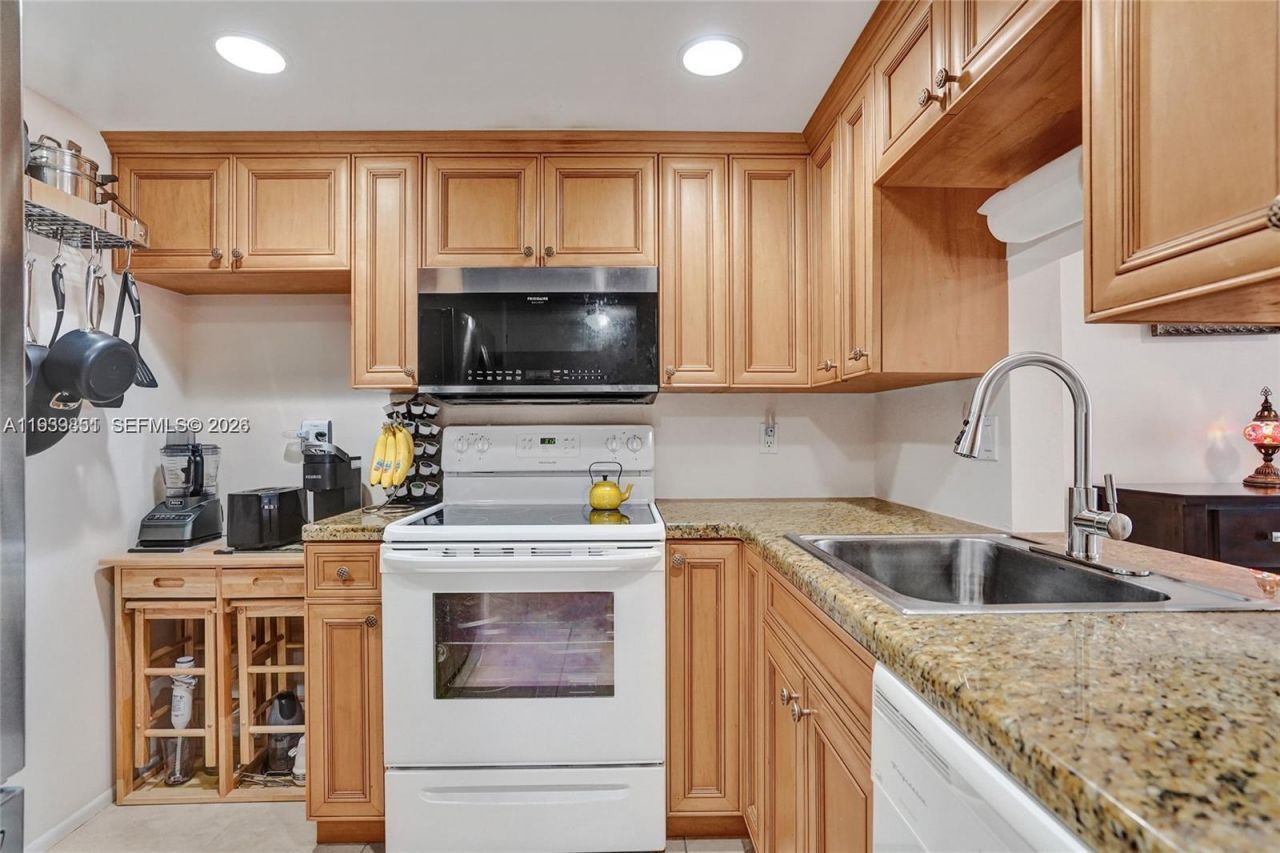 1160 N Federal Hwy , Unit 815, Fort Lauderdale, FL 33304 Photo