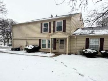 2913 Rockford Court, Lake Orion Vlg, MI 48360