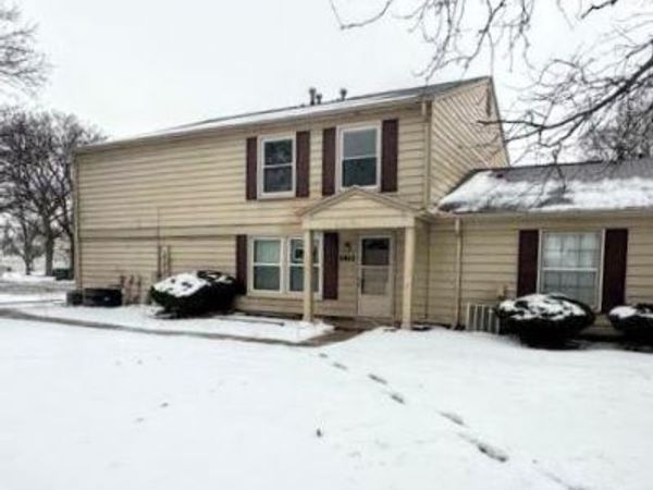 2913 Rockford Court, Lake Orion Vlg, MI 48360