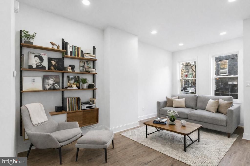 2933 W MASTER STREET Philadelphia, PA 