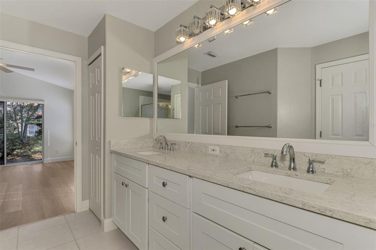 5271 Highbury Circle, Sarasota, FL 34238 Photo