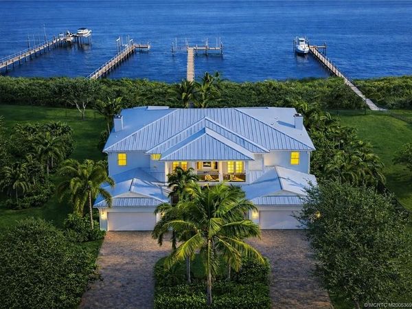 3042 NW Radcliffe Way, Palm City, FL 34990