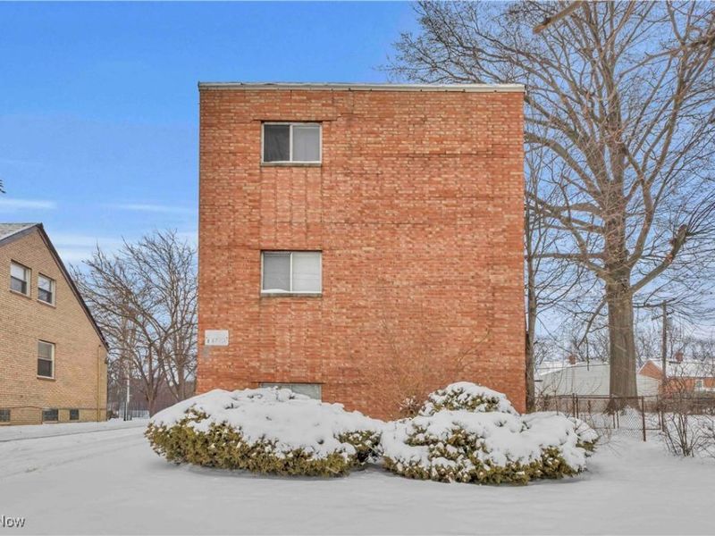 16703 Harvard Avenue, Cleveland, OH 44128 Photo 2