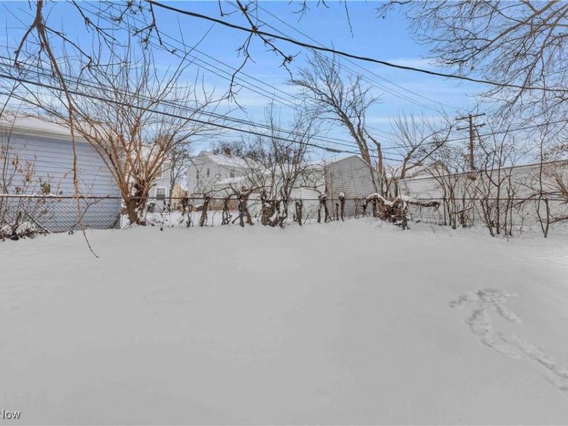 16703 Harvard Avenue, Cleveland, OH 44128 Photo 3