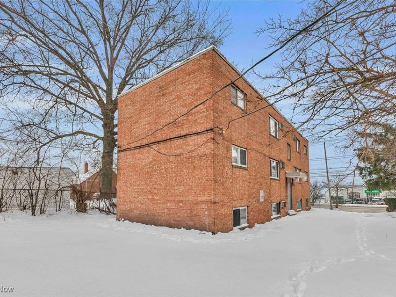 16703 Harvard Avenue, Cleveland, OH 44128 Photo 4