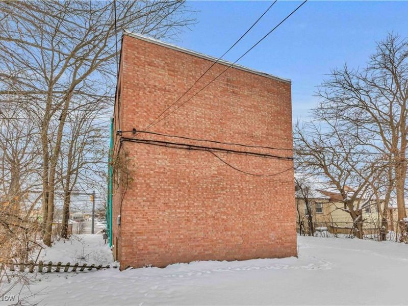 16703 Harvard Avenue, Cleveland, OH 44128 Photo 5